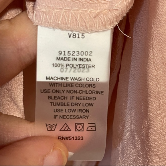 VINCE CAMUTO Pleated Mock Neck Blouse Dusty Rose L - Picture 6 of 6